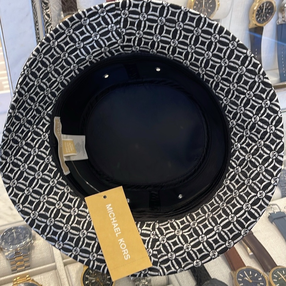 Michael Kors Women’s MK Logo Jacquard Bucket Hat
Black 
NWT - Picture 5 of 16